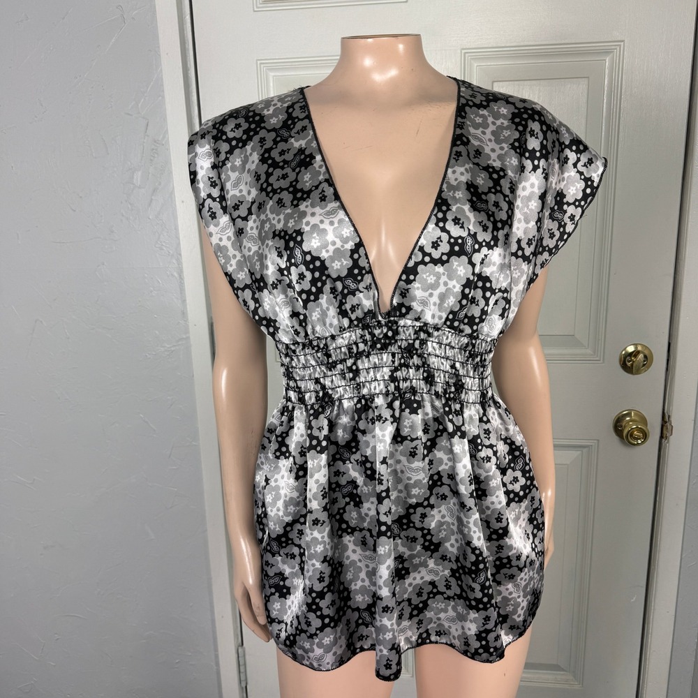 Vintage Y2K Love me Kiss me Shirt Large Floral Satin Smocked Retro USA D3-29